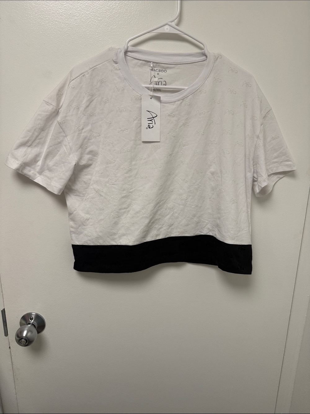 Aria Logo Pattern White Cropped Tee with Black Band